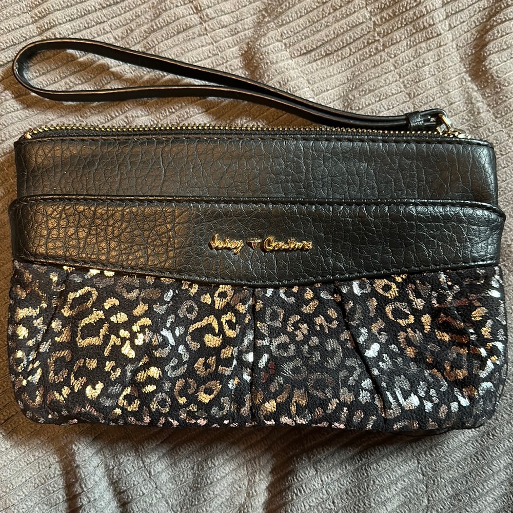 Juicy couture wristlet
